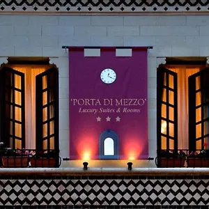 Porta Di Mezzo Luxury & 2*, טאורמינה איטליה