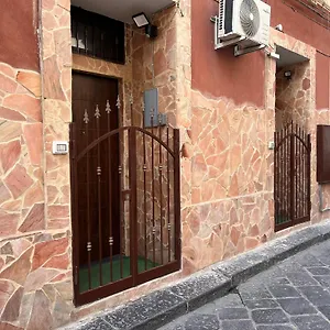 Mary House Dom wakacyjny Katania